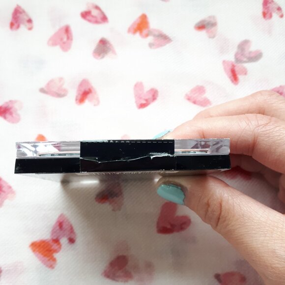 2/$15 Wet n Wild Megaglo Highlighting Powder in Crown of My Canopy - Picture 4 of 9